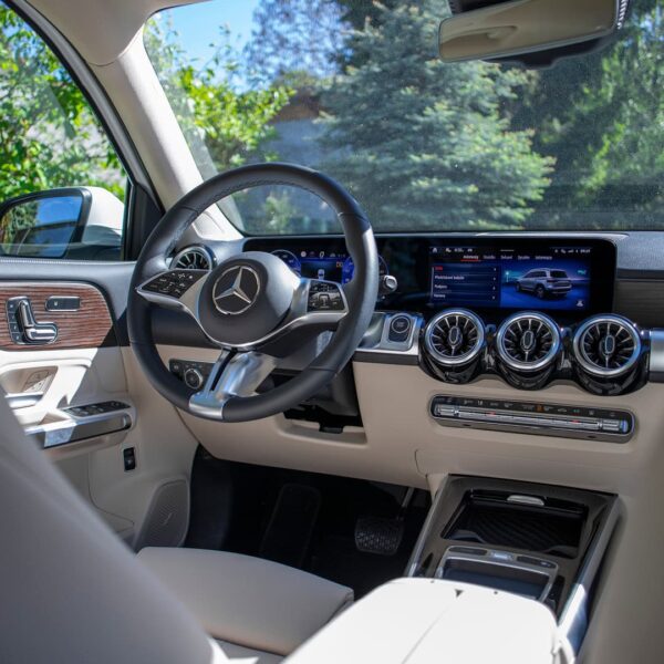 mercedes_slider_1080x1080_10