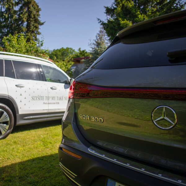 mercedes_slider_1080x1080_5