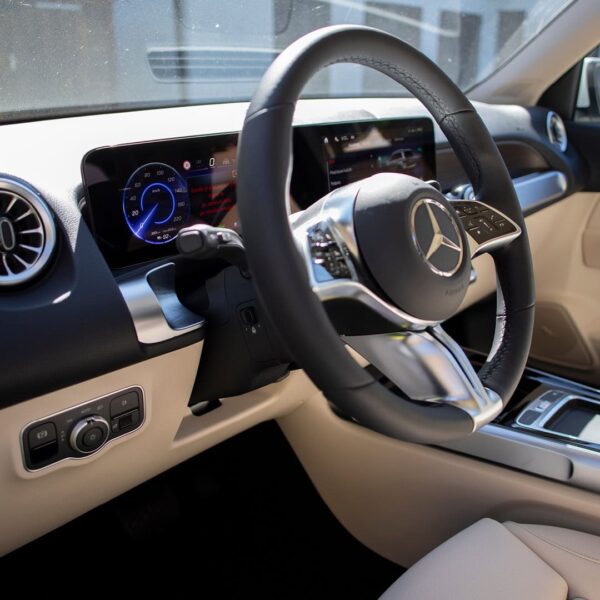mercedes_slider_1080x1080_9